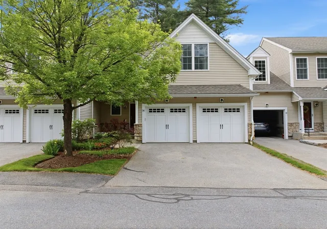 3rd image of 36 Pondside Dr #36, Bolton, MA 01740 | MLS# 73531700