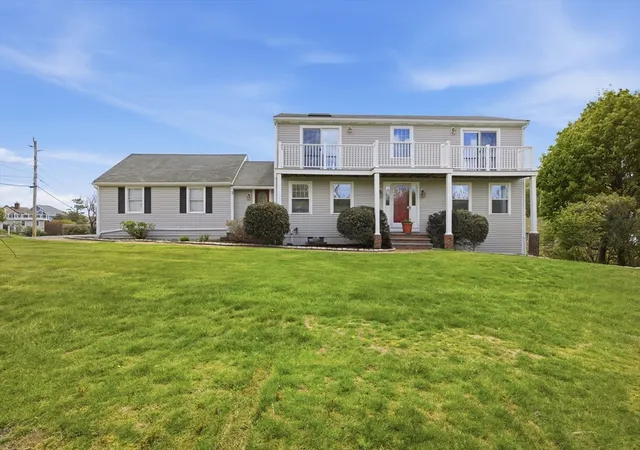 Homes for sale in Hull, MA | 50 Harborview Rd, Hull, MA 02045 | MLS# 73516047