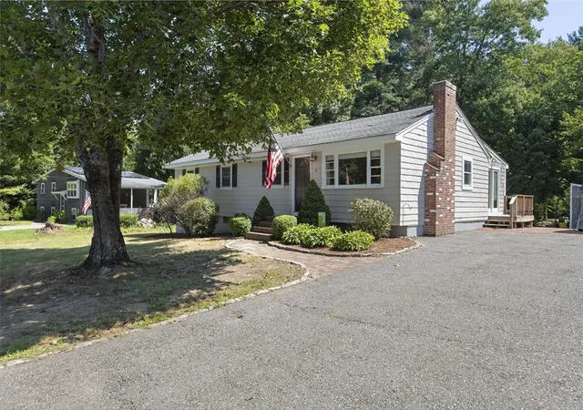 2nd image of 3 Parliament Dr, Franklin, MA 02038 | MLS# 73556744