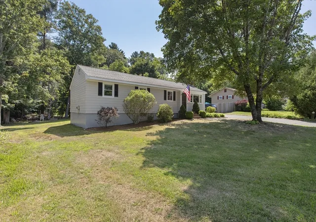 3rd image of 3 Parliament Dr, Franklin, MA 02038 | MLS# 73556744