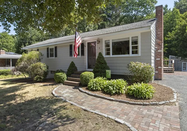 4th image of 3 Parliament Dr, Franklin, MA 02038 | MLS# 73556744