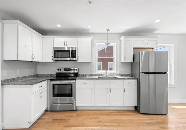 4th image of 415 Danforth St, Taunton, MA 02780 | MLS# 73549757