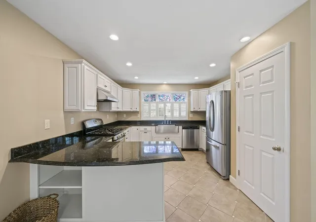 Photo 4 of Sale Pending at 615 Front St, Weymouth, MA 02188 | MLS# 73553737 | Listing updated on 2026-08-18