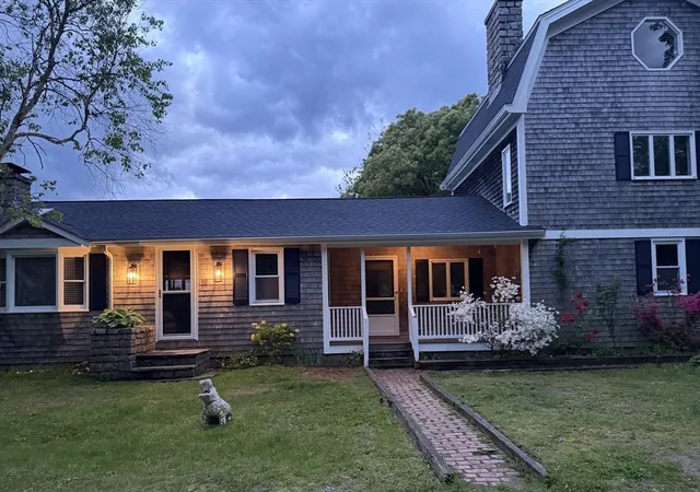 32nd image of 98 Ebony St, Fairhaven, MA 02719 | MLS# 73527962