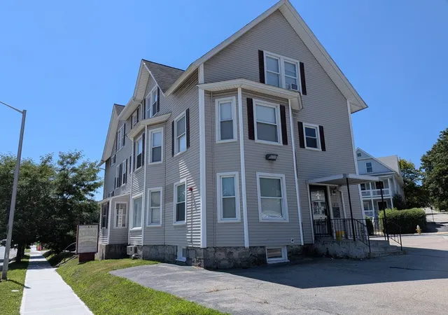 1st image of 188 Park Ave Aka 127 Institute Rd, Worcester, MA 01609 | MLS# 73558186