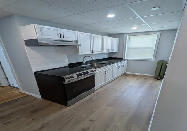 4th image of 188 Park Ave Aka 127 Institute Rd, Worcester, MA 01609 | MLS# 73558186