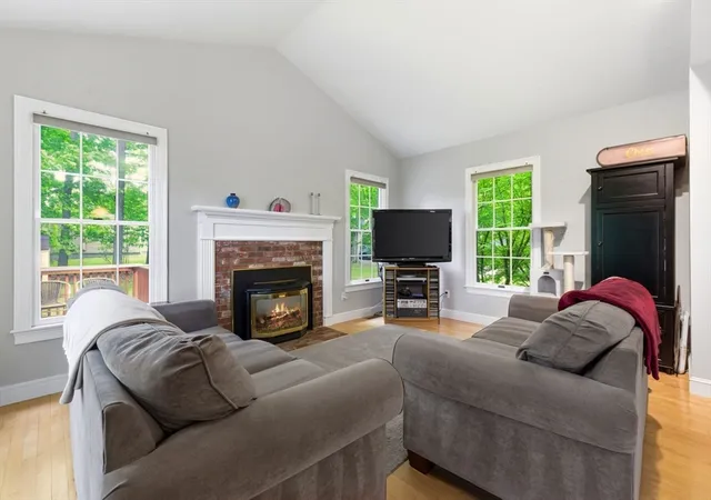 3rd image of 2 Laurel Street, Lexington, MA 02421 | MLS# 73558053