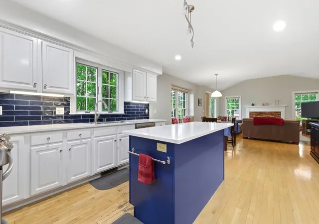 4th image of 2 Laurel Street, Lexington, MA 02421 | MLS# 73558053