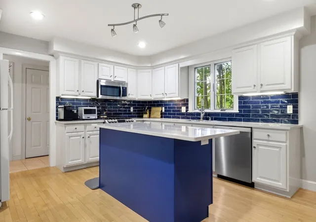 5th image of 2 Laurel Street, Lexington, MA 02421 | MLS# 73558053