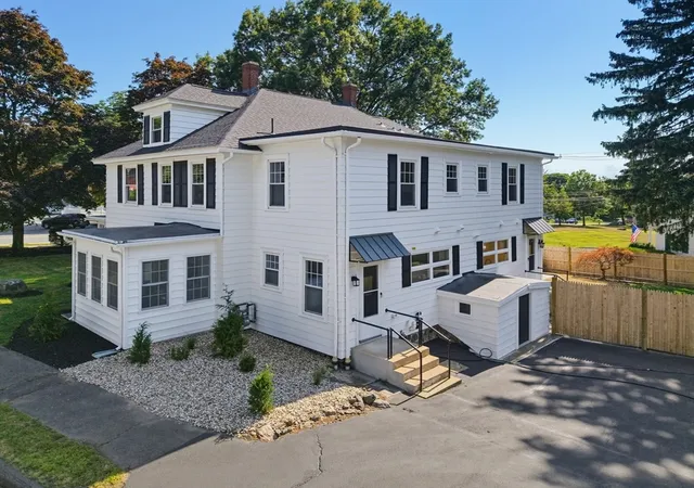 2nd image of 163 Prospect St #163, Wakefield, MA 01880 | MLS# 73555925