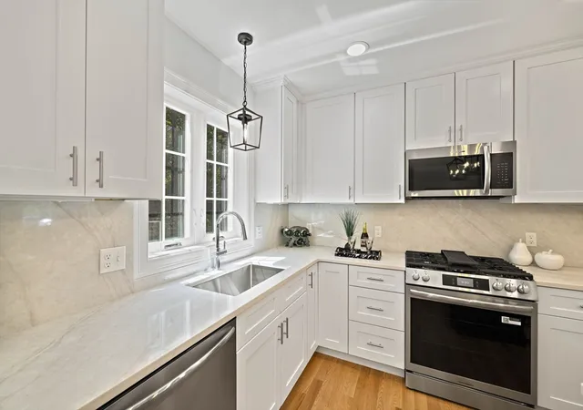 Photo 4 of Single family home for sale at 4 Clarendon Circle, Holbrook, MA 02343 | MLS# 73567851 | Listing updated on 2026-09-17
