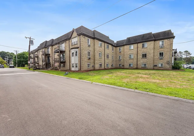 2nd image of 345 Pawtucket Blvd #14, Lowell, MA 01854 | MLS# 73562361