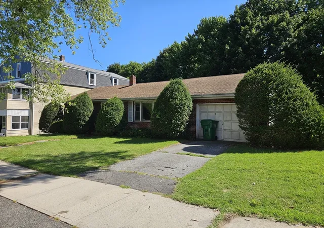 11th image of 37 Academy St, Chicopee, MA 01013 | MLS# 73566671