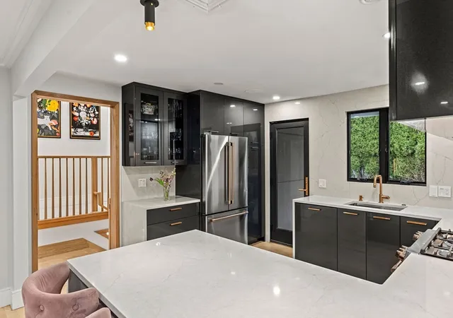 5th image of 581 Saw Mill Brook Parkway, Newton Center, MA 02459 | MLS# 73504586