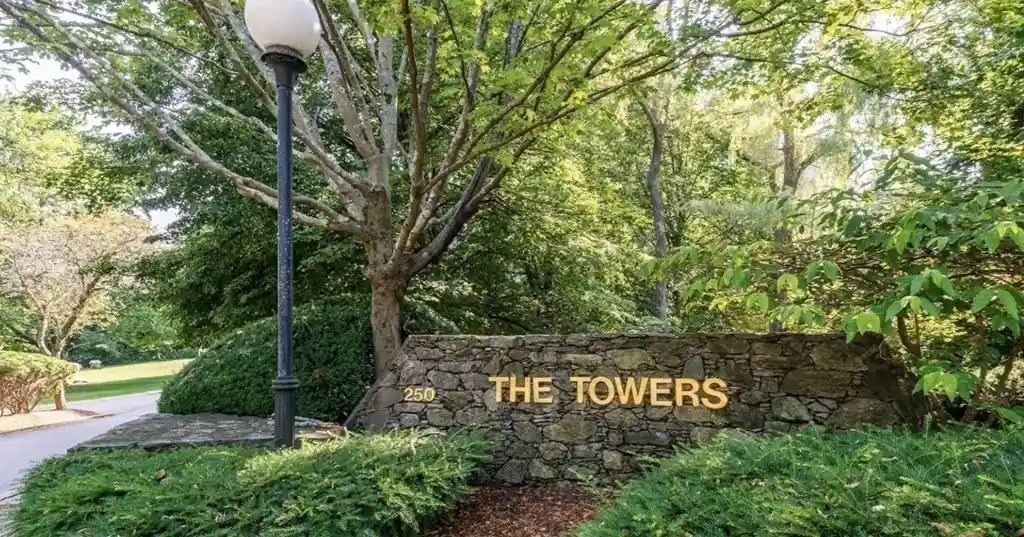 Condo for sale at 250 Hammond Pond Pkwy #812 N, Chestnut Hill, MA 02467 | MLS# 73591578