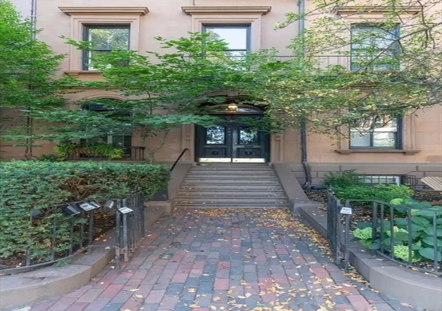 2nd image of 103 Beacon St, Boston, MA 02116
