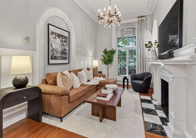 1st image of 103 Beacon St #1, Boston, MA 02116 | MLS# 73566852