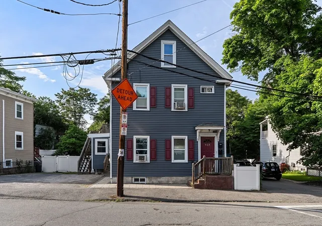 2nd image of 969 Canterbury St, Boston, MA 02131 | MLS# 73534041