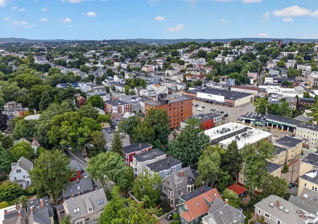 2nd image of 20 Carver St, Cambridge, MA 02138