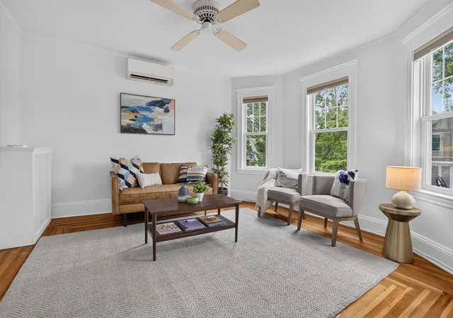 3rd image of 20 Carver St, Cambridge, MA 02138
