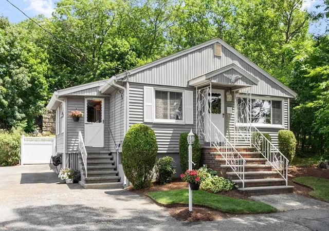 1st image of 18 Quebec Ct, Lynn, MA 01905 | MLS# 73551584