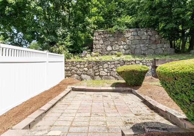 4th image of 18 Quebec Ct, Lynn, MA 01905 | MLS# 73551584