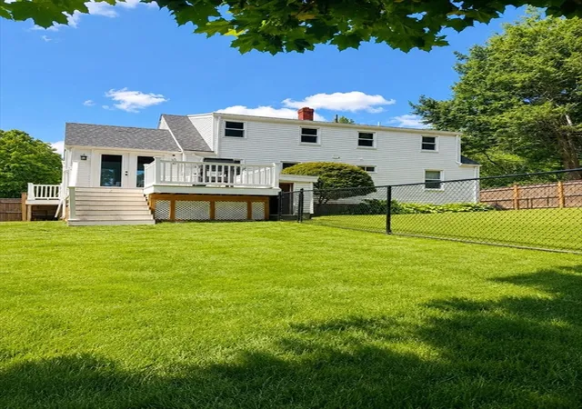 33rd image of 9 Guild Rd, Beverly, MA 01915 | MLS# 73557368