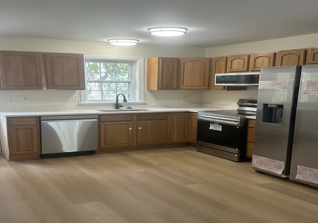 3rd image of 33 Denmark St #33, Worcester, MA 01605 | MLS# 73452084