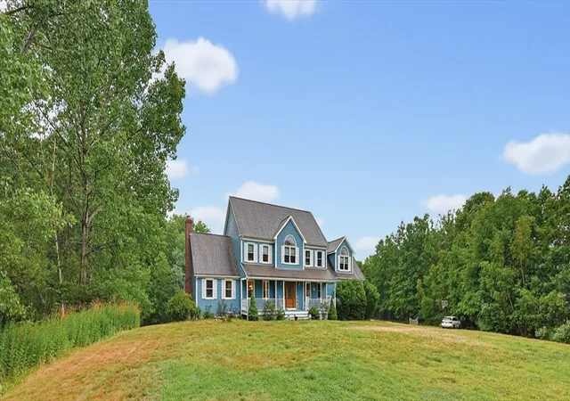 Homes for sale in Plainville, MA | 24 Rhodes St, Plainville, MA 02762 | MLS# 73540859