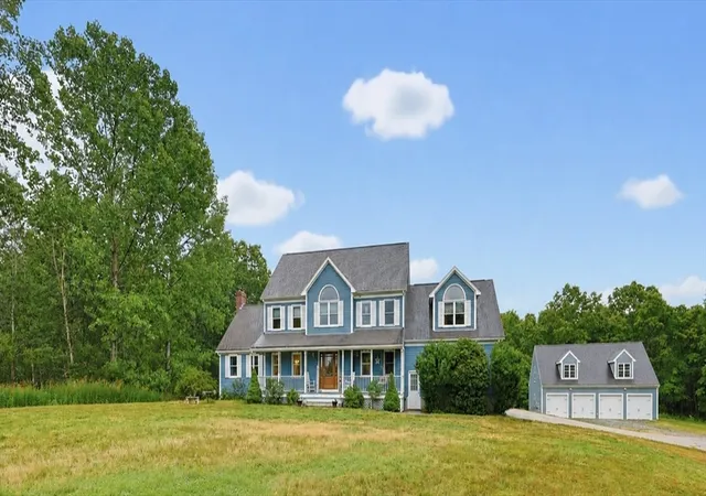 Homes for sale in Plainville, MA | 24 Rhodes St, Plainville, MA 02762 | MLS# 73540859