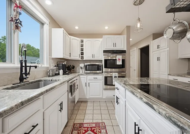Homes for sale in Plainville, MA | 24 Rhodes St, Plainville, MA 02762 | MLS# 73540859