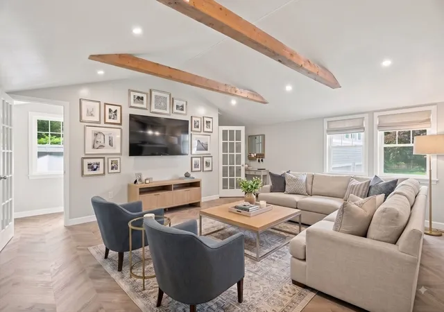 3rd image of 10 Hunter Dr, Newburyport, MA 01950 | MLS# 73563238