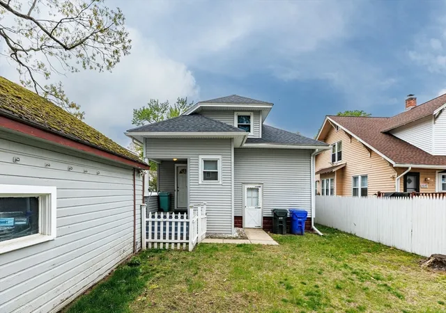 Homes for sale in Springfield, MA | 79 Marsden St, Springfield, MA 01109 | MLS# 73522228