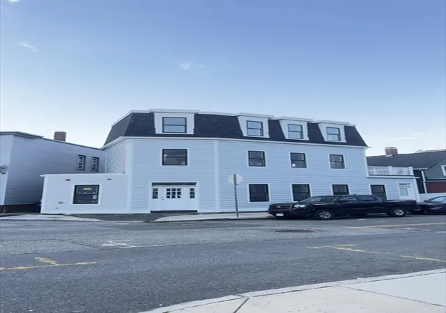 5th image of 804 Saratoga, Boston, MA 02128