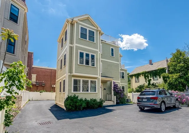 1st image of 24 Custer St #1, Jamaica Plain, MA 02130 | MLS# 73562910