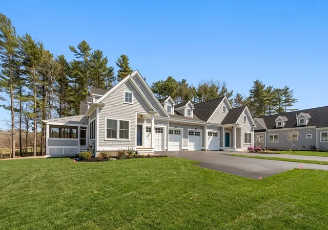 3rd image of 2 Golf Cottage Way #2, Mattapoisett, MA 02739 | MLS# 73526569