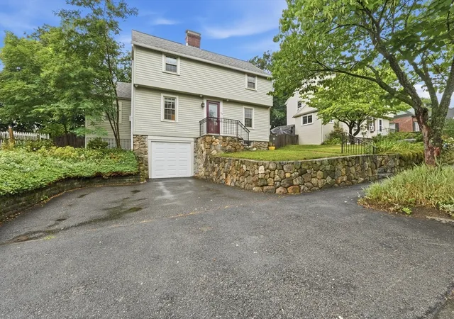 Photo 2 of Single family home for sale at 154 Barnard Rd, Worcester, MA 01605 | MLS# 73546410 | Listing updated on 2026-10-07