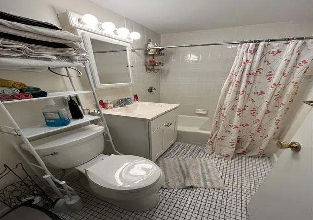 13th image of 36 College Ave, Somerville, MA 02144 | MLS# 73546201