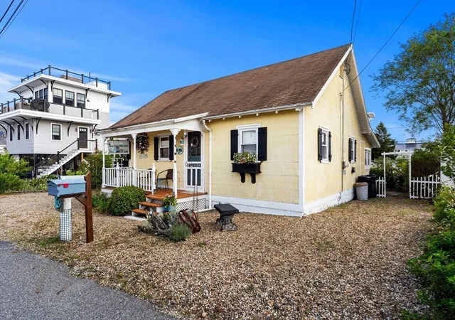 Photo 3 of Single family home for sale at 9 58th St, Newburyport, MA 01950 | MLS# 73568829 | Listing updated on 2026-09-01