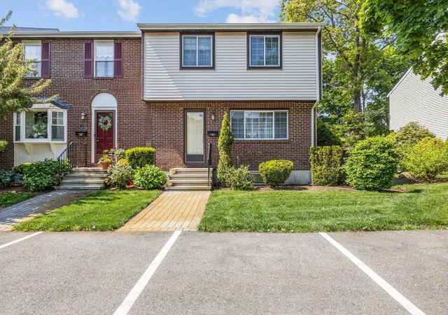 Homes for sale in Braintree, MA | 399 Pond St #B8, Braintree, MA 02184 | MLS# 73526228