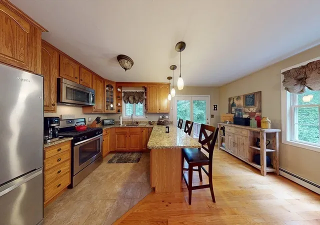 4th image of 233 Tispaquin St, Middleboro, MA 02346 | MLS# 73541081