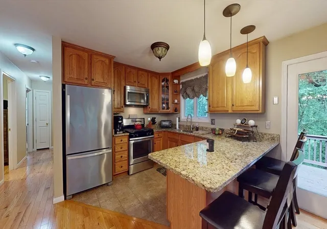 5th image of 233 Tispaquin St, Middleboro, MA 02346 | MLS# 73541081