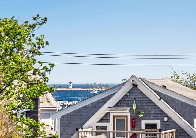 4th image of 127 Bradford St, Provincetown, MA 02657