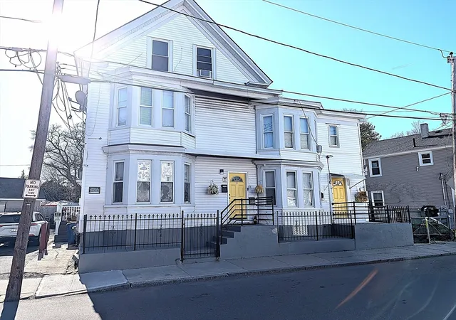 3rd image of 4-6 Chelmsford St, Lawrence, MA 01841 | MLS# 73518875