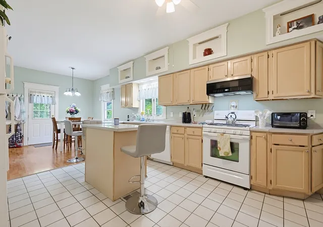 4th image of 80 Pearl St, Middleboro, MA 02346 | MLS# 73539985