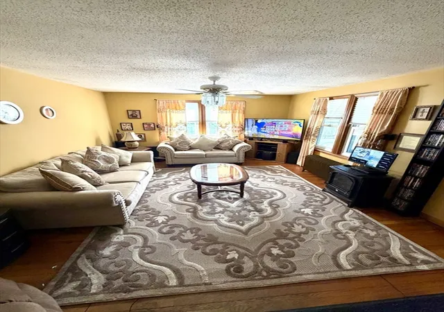 Photo 3 of Single family home for sale at 87 Hamburg, Springfield, MA 01107 | MLS# 73561887 | Listing updated on 2026-09-18