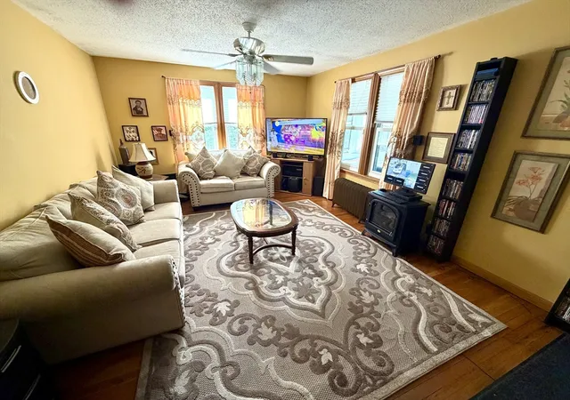 Photo 4 of Single family home for sale at 87 Hamburg, Springfield, MA 01107 | MLS# 73561887 | Listing updated on 2026-09-18