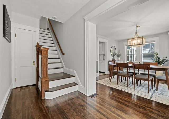 3rd image of 19 Broadway, Lynn, MA 01904 | MLS# 73528011