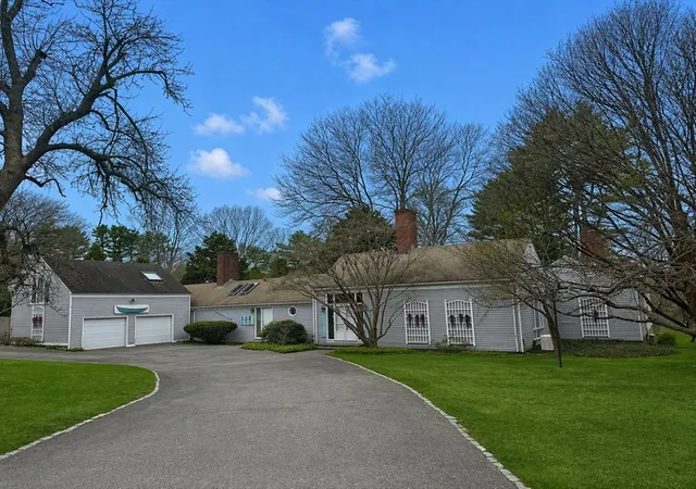 1st image of 3 Proctor St, Manchester, MA 01944 | MLS# 73511830