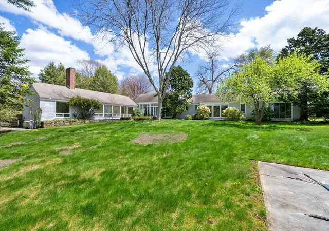 5th image of 3 Proctor St, Manchester, MA 01944 | MLS# 73511830